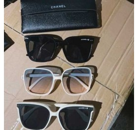 Kính mát Chanel kèm túi đựng