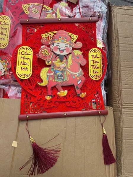 Thần tài lúc lắc cưỡi ngưa treo tường