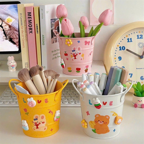 xô thiếc đựng bút kèm sticker cute