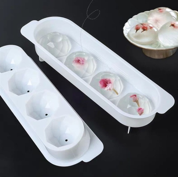 khay làm đá 4 ô hình cầu có nắp