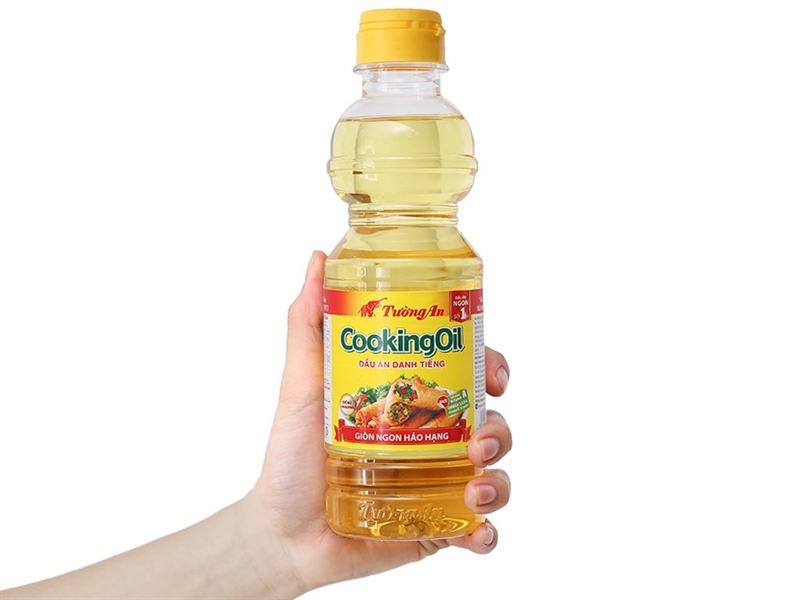 Dầu thực vật Tường An Cooking Oil chai 400ml
