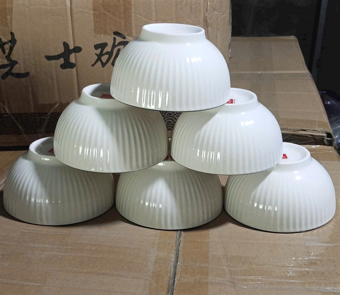 chén sứ trắng sọc