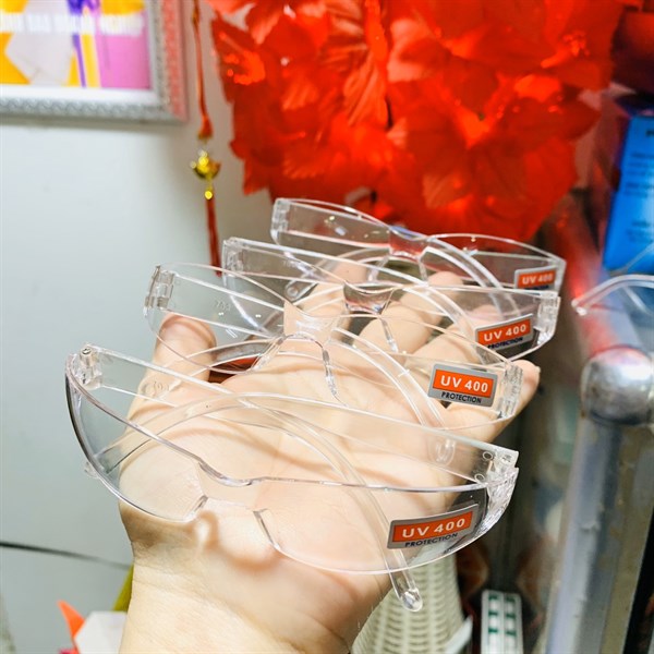 Kính bảo hộ cho bé chống bụi