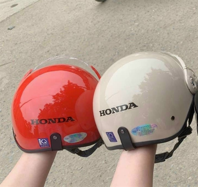 Nón bảo hiểm Honda có kính