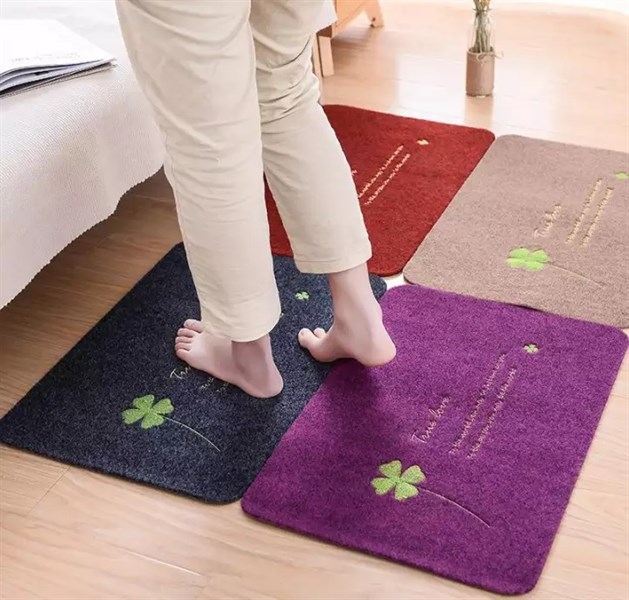 Thảm lau chân hình cỏ 4 lá 40x60cm