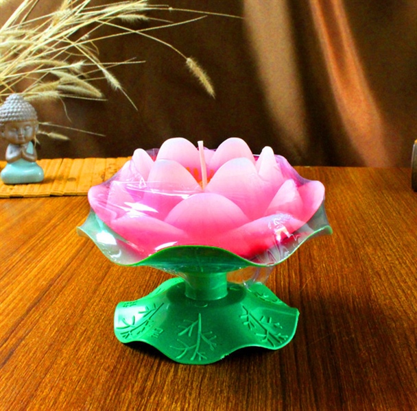 đèn cầy hoa sen có đế bằng lá kích thước 6x7cm