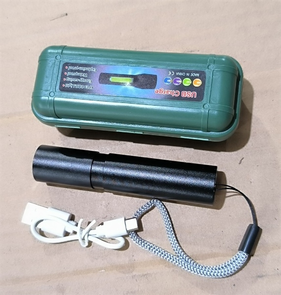 đèn pin cỡ nhỏ sạc USB