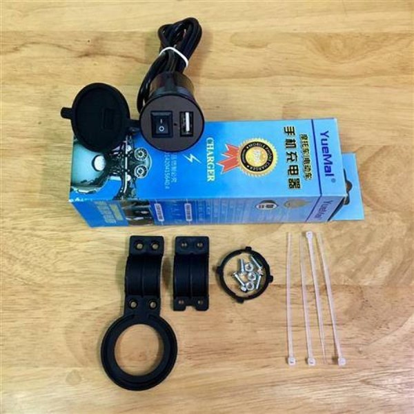 Sạc xe máy có công tắc