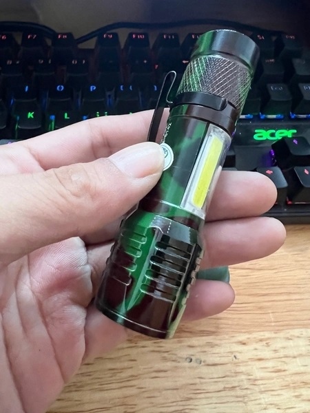 đèn pin mini lính rằn ri siêu sáng 5142