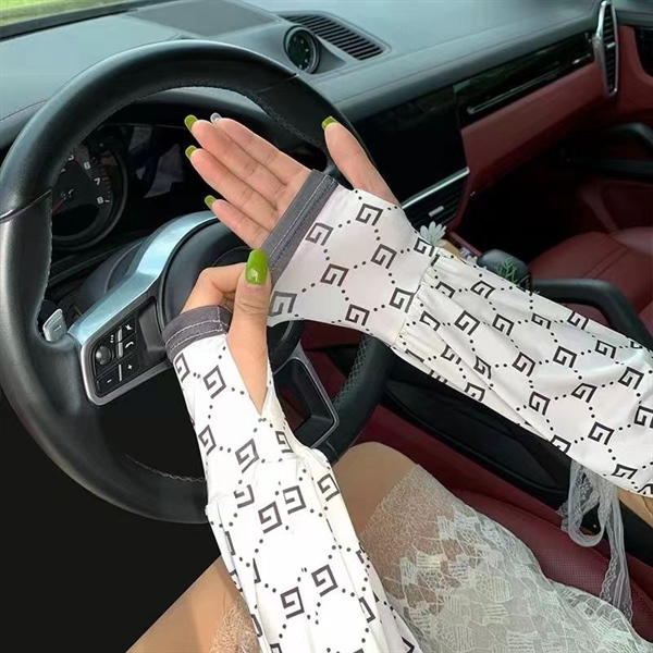 găng tay lụa chống nắng hoạ tiết thời trang 2023