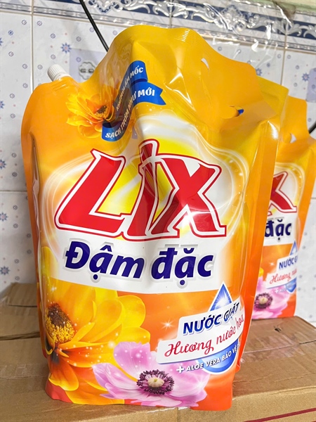 Nước giặt Lix 3.2L hương nước hoa