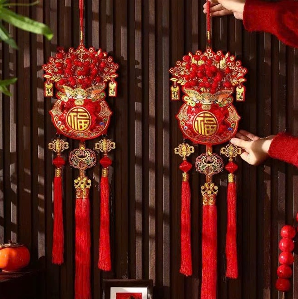 Liễn treo trang trí hình túi tiền đào đông