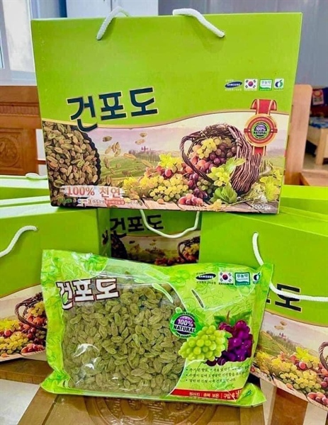 Nho xanh khô hộp 1kg chua chua ngọt ngọt