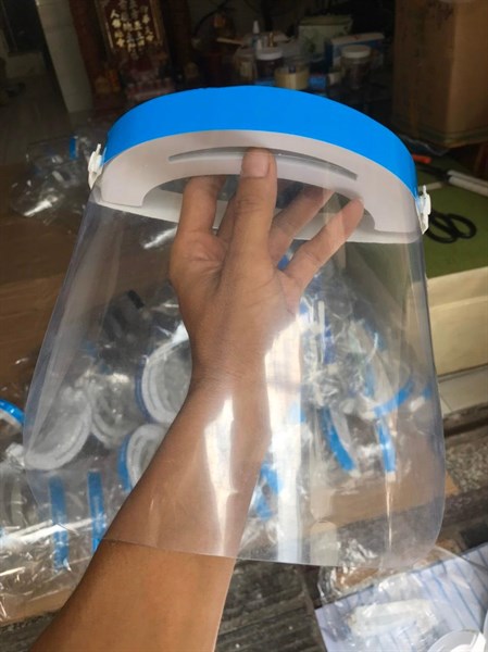 miếng chắn bảo hộ chống dịch