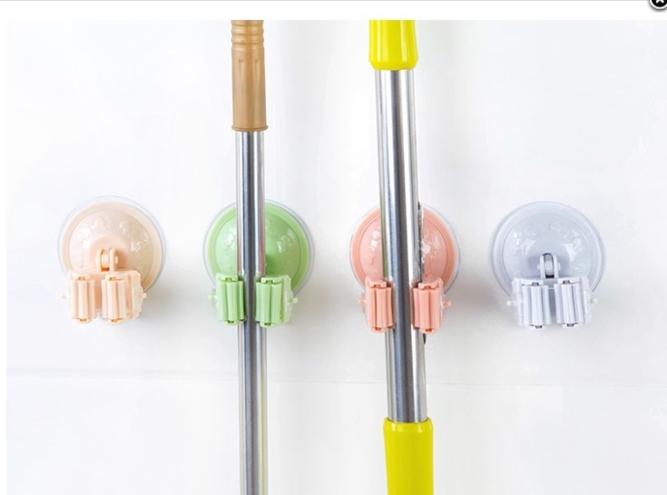 Móc treo chổi hít tường