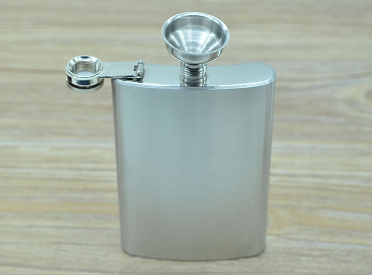 bình đựng rượu bỏ túi có phễu