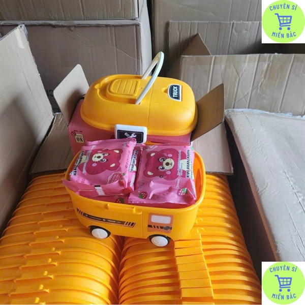 10 Bịch khăn ướt kèm thùng xe nhựa đáng yêu