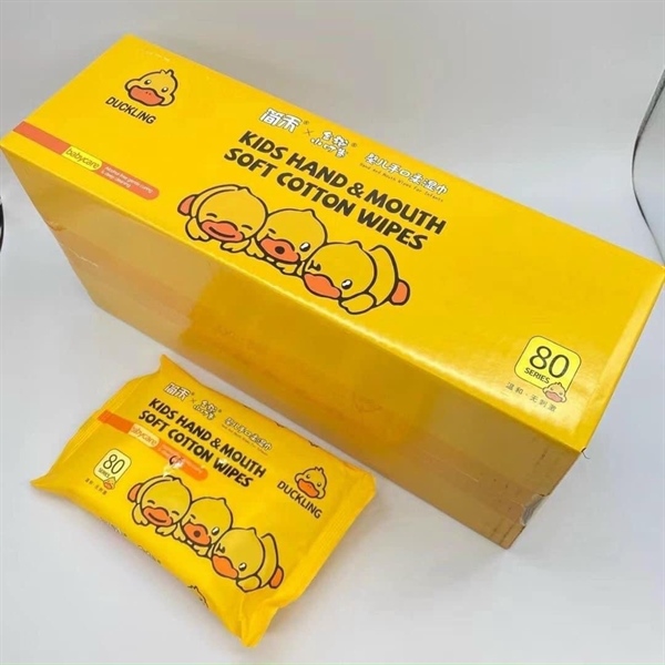 Hộp giấy 10 gói khăn ướt vịt vàng