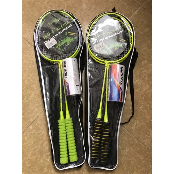 Vợt cầu lông cao cấp có nêm tay tặng kèm quả cầu