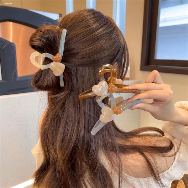 kẹp tóc càng cua đính trái tim siêu cute