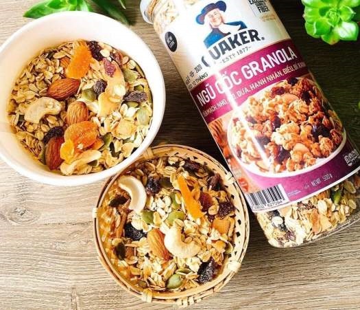 Ngũ cốc ăn kiêng Granola Quaker 500g