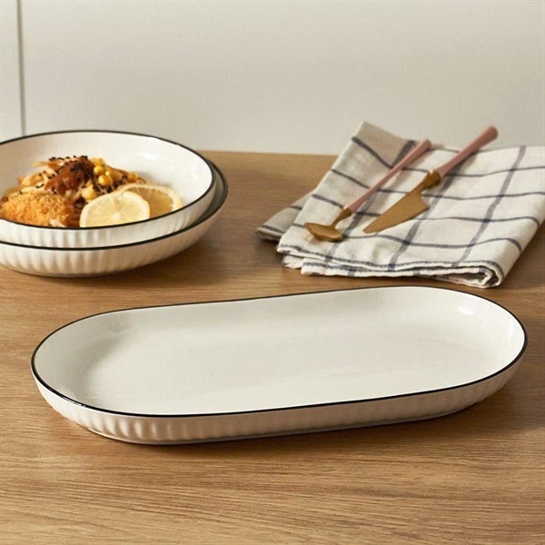 dĩa oval trắng viền đen