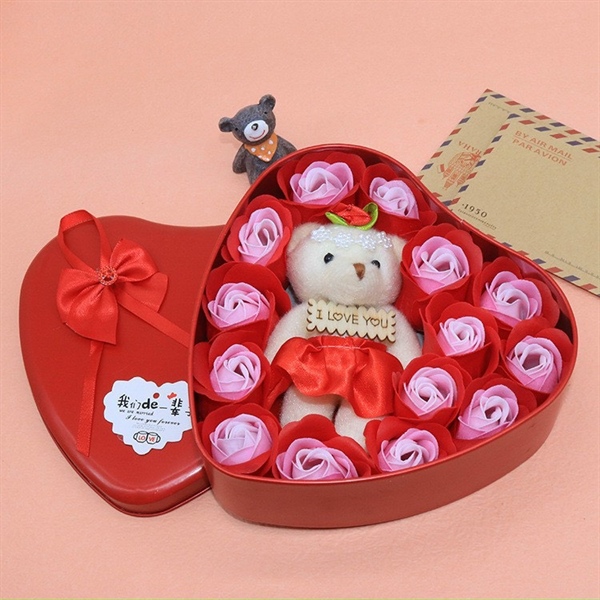 Hộp hoa hồng trái tim kèm gấu size lớn 16cm*16cm*5cm