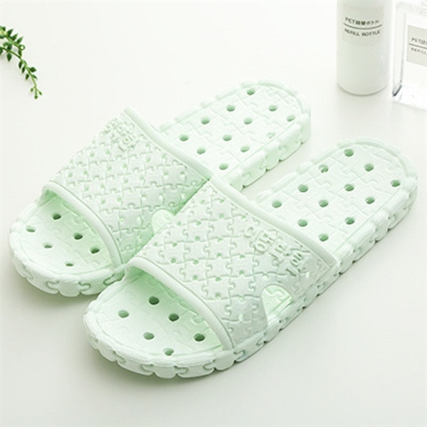 dép đi trong nhà có lỗ thoát khí hình mảnh ghép