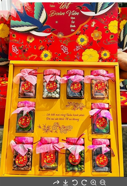 Hộp quà tết 10 món 17 vị đoàn viên