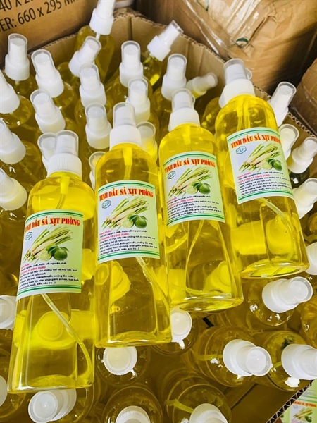 Chai xịt thơm phòng tinh dầu sả 250ml