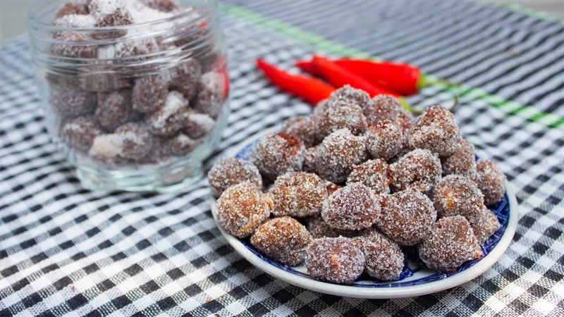 Me ngào đường muối ớt hũ 500g