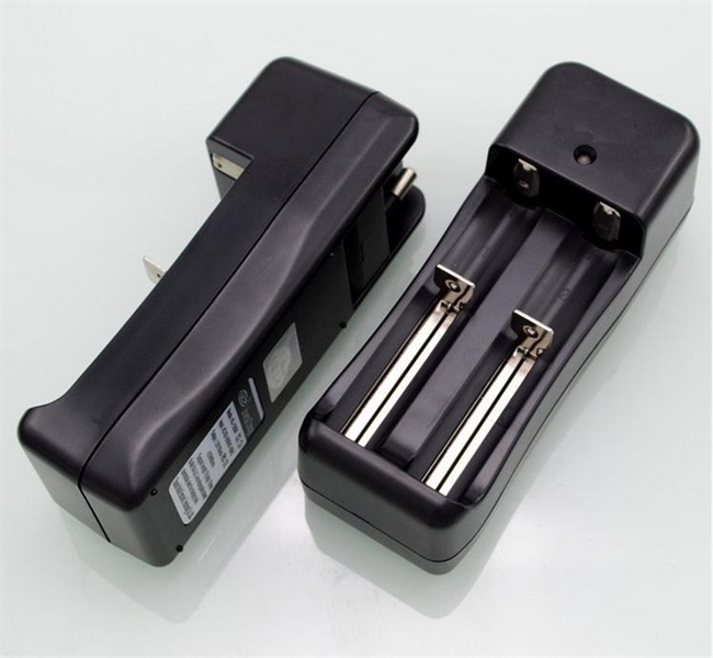 sạc pin đôi LI ON 18650