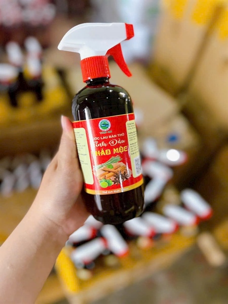 Nước lau bàn thờ tinh dầu thảo mộc