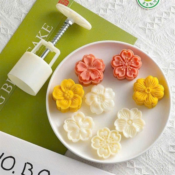 Khuôn bánh hình hoa anh đào