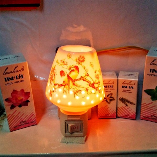 đèn ngủ xông tinh dầu gốm