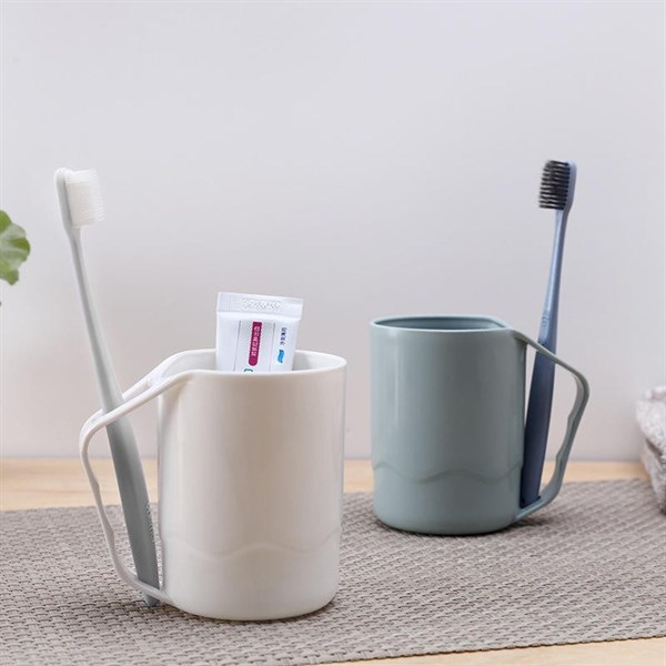 cốc đựng bàn chải đánh răng đa năng có tay cầm