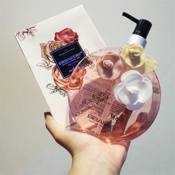 sữa tắm nước hoa thơm lâu