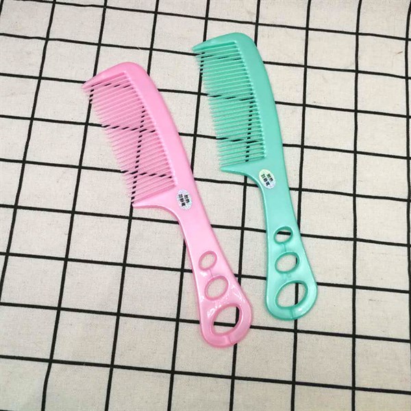 lược nhựa chải tóc siễu xinh