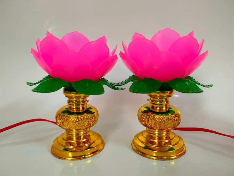Cặp đèn thờ hoa sen