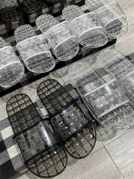 Dép Quai Ngang Trong Suốt Họa Tiết LV Sang Chảnh cao cấp - Ảnh 3