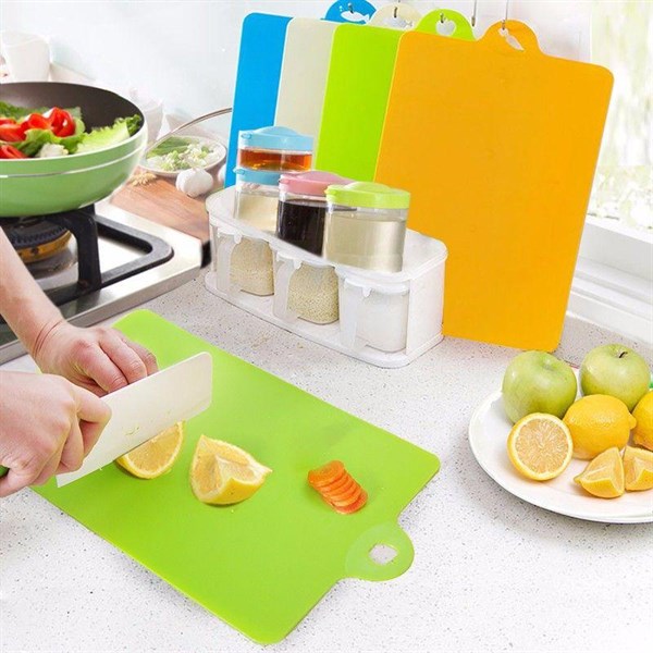 thớt nhựa dẻo rẻ 1 màu