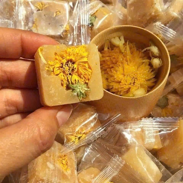 Trà hoa cúc đường phèn mật ong
